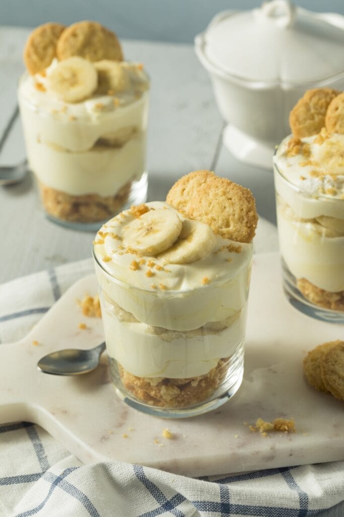 Banana Pudding with Cream and Wafers