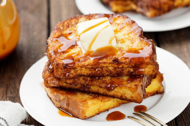 Eggnog French Toast (Easy Recipe)