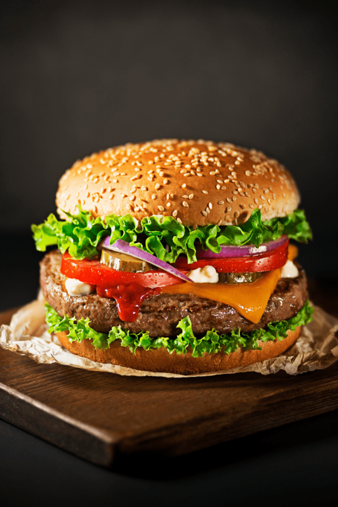 Hamburger with Fresh Vegetables